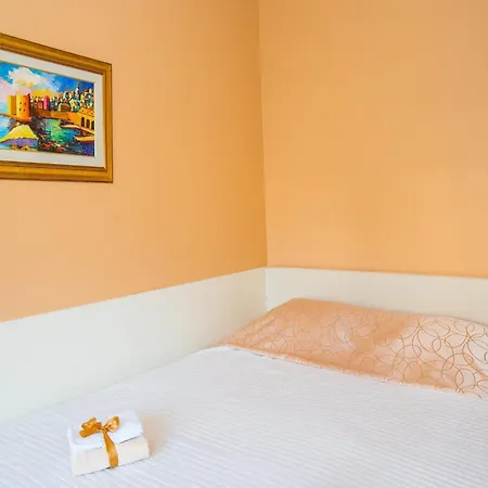 3 Beaches With Free Parking Apartman *