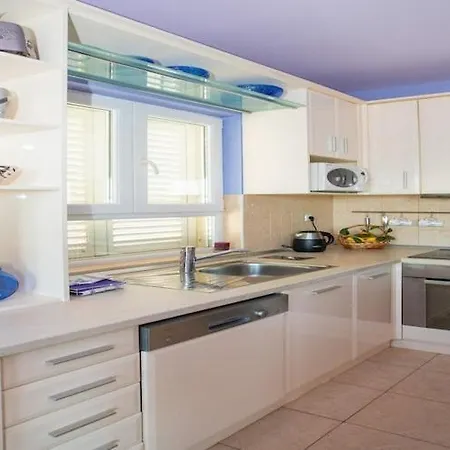 3 Beaches With Free Parking Apartmán