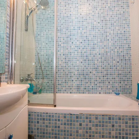 Apartment 3 Beaches With Free Parking